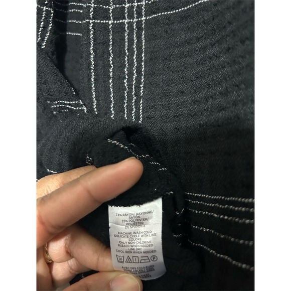 LOFT Petite SP Black White Plaid Metallic Tie Neck Tiered Sleeveless Blouse Top - Picture 5 of 5